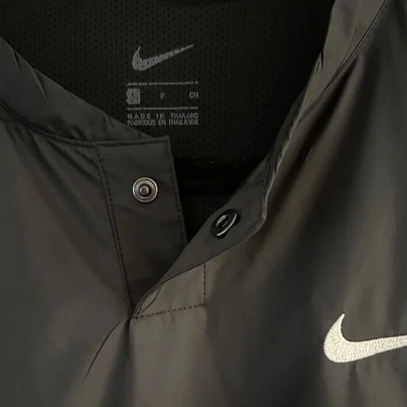 Nike Men's Black Athletic Shirt - Picture 3 of 6
